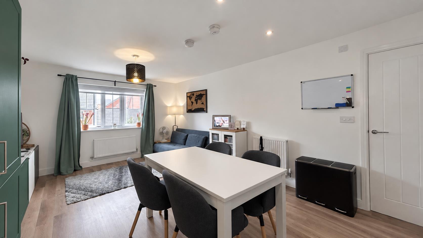 2 bed property in Santa Cruz Avenue, Milton Keynes